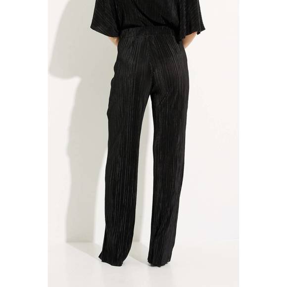 NEW JOSEPH RIBKOFF wide leg knit pants in black - Picture 2 of 6